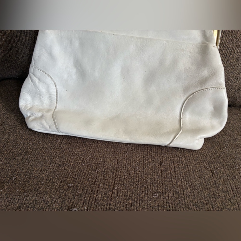 White Minimalist handbag with Soft Texture vintage white gold - Picture 6 of 8